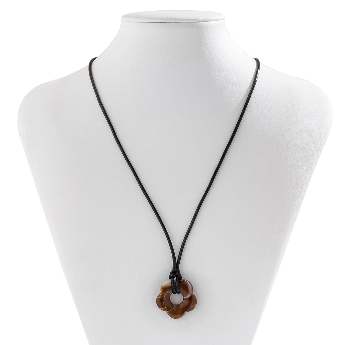 Collana con ciondolo a forma di fiore