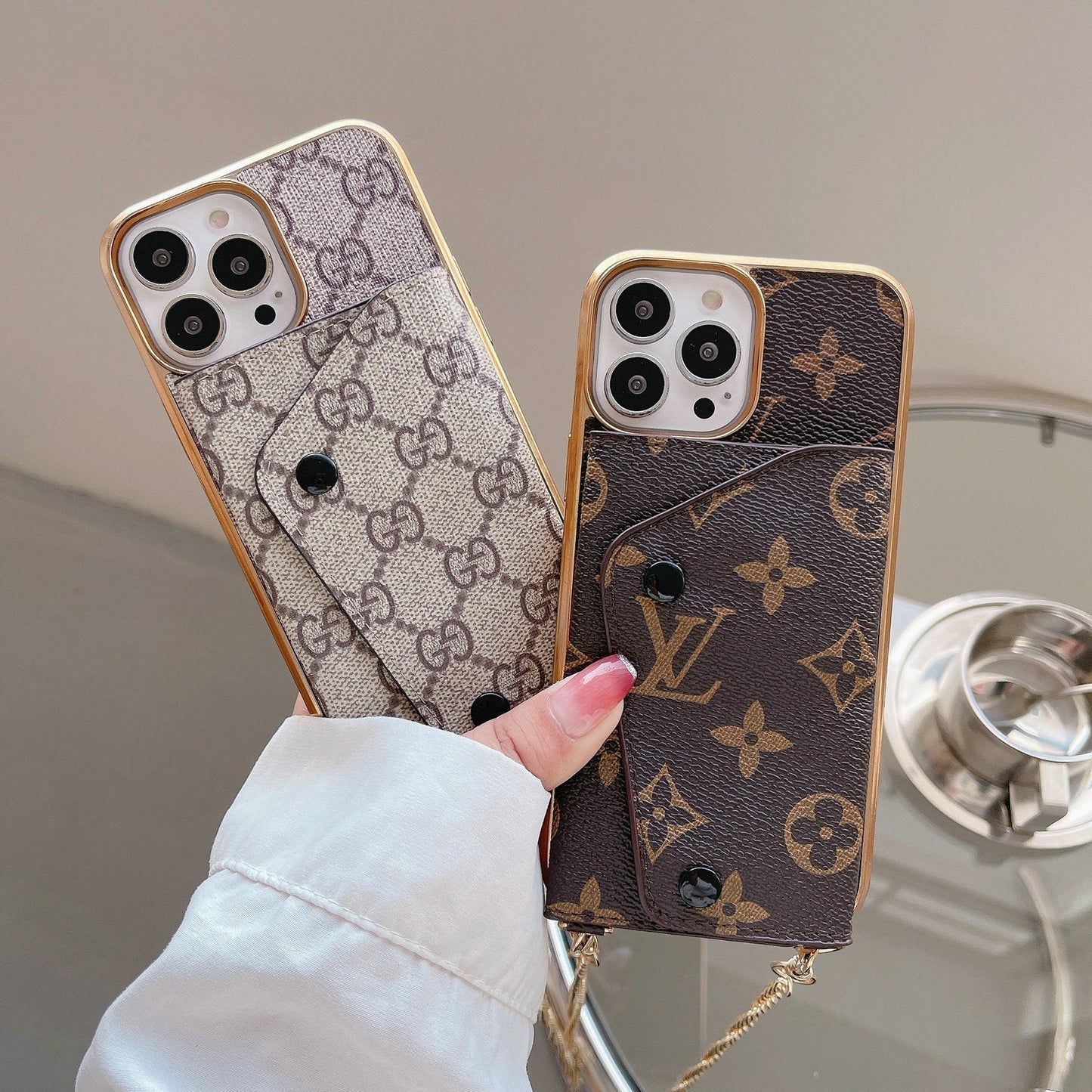 Custodia a tracolla per iPhone