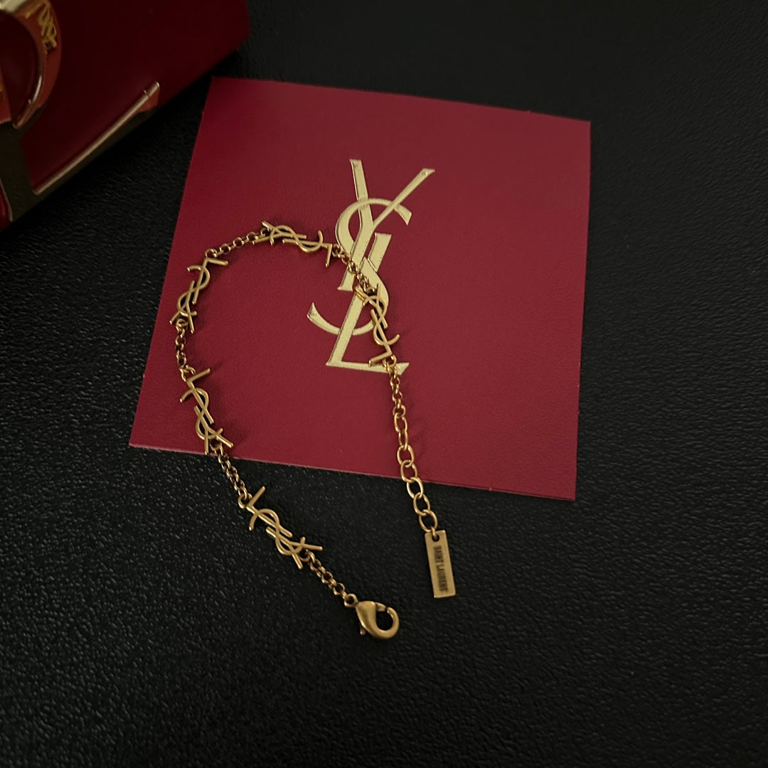 Braccialetto alla moda con lettera semplice