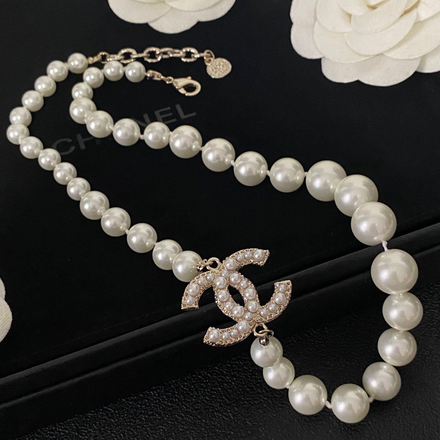 Elegante collana di perle