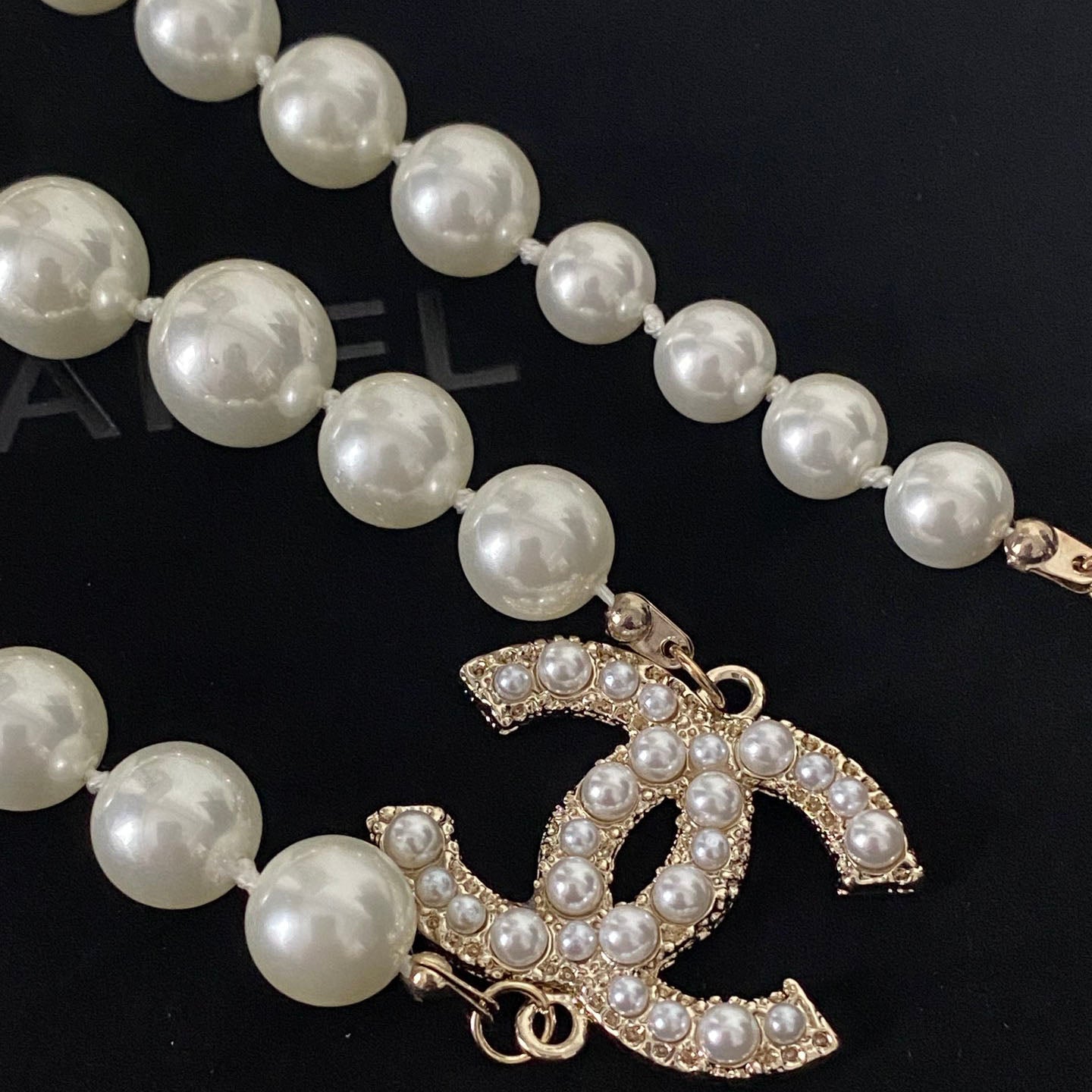 Elegante collana di perle