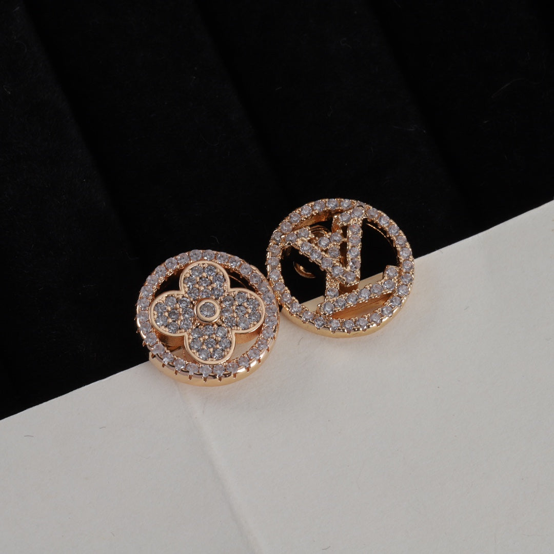 Orecchini asimmetrici con strass