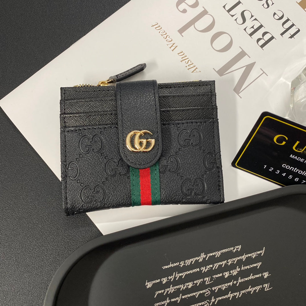 Porta carte di credito in pelle con etichetta dorata di lusso