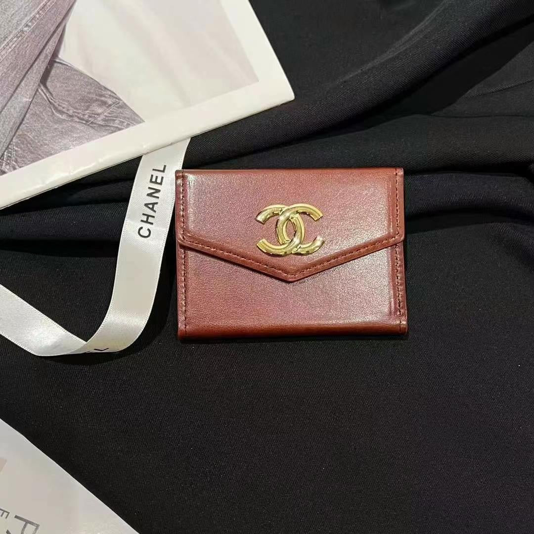 Porta carte multifunzionale in pelle verniciata