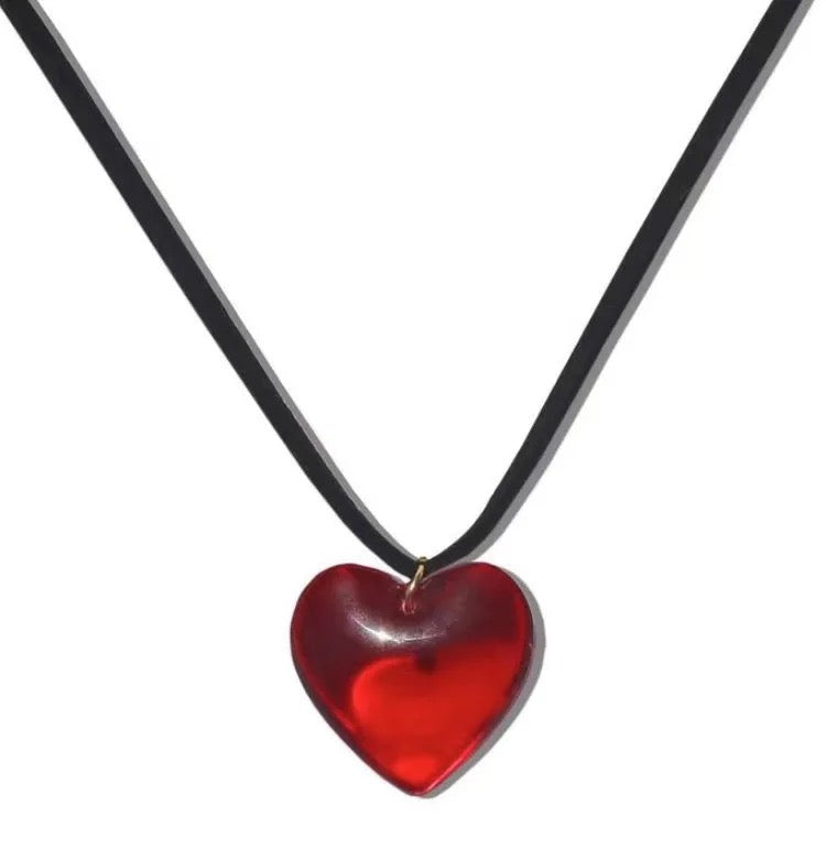Collana con cordino "All Heart" e ciondolo in vetro trasparente