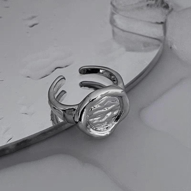 Anello aperto massiccio arricciato