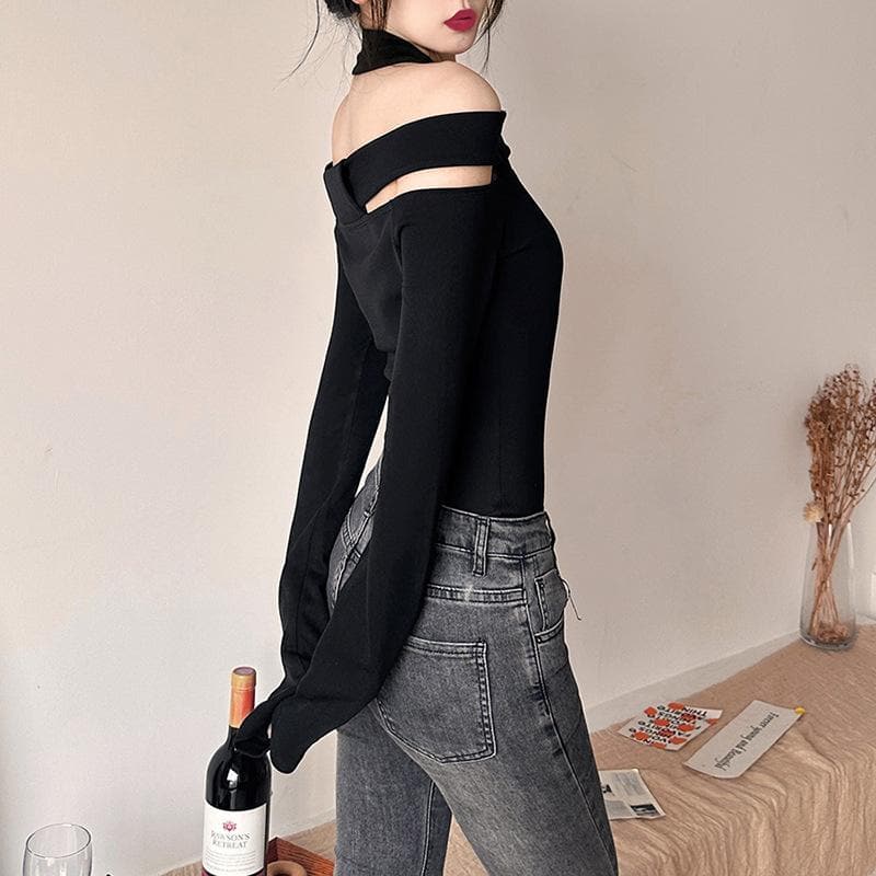 Top con scollo all'americana, maniche lunghe e spalle scoperte