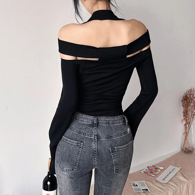 Top con scollo all'americana, maniche lunghe e spalle scoperte