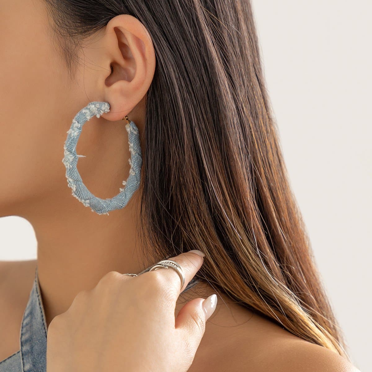 Orecchini ad anello in denim