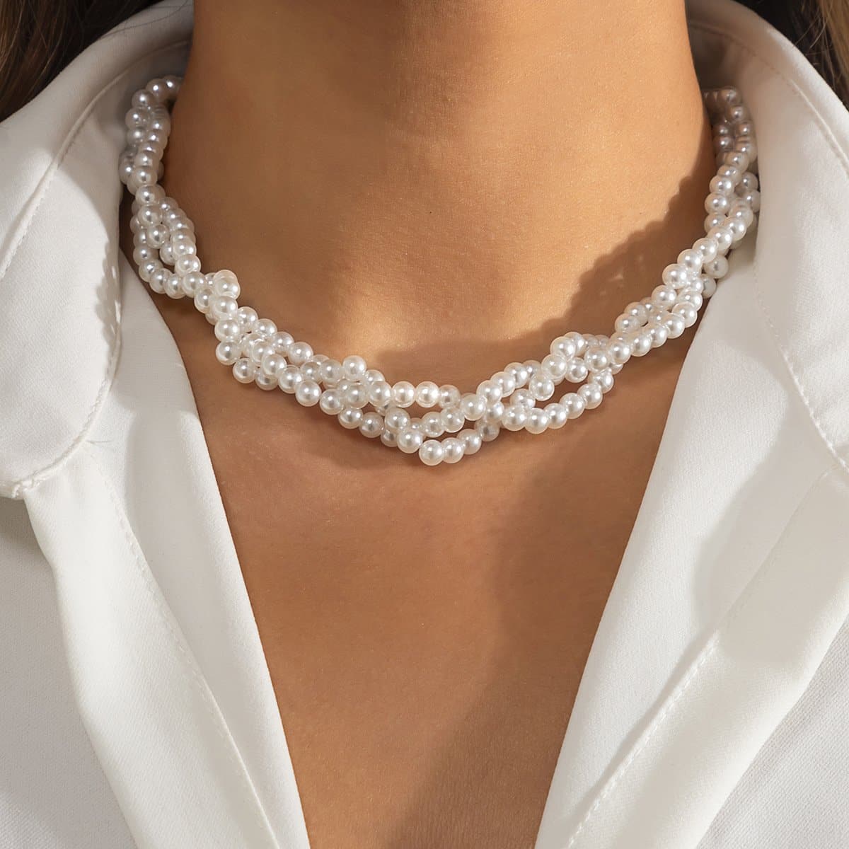 Collana girocollo con perle annodate