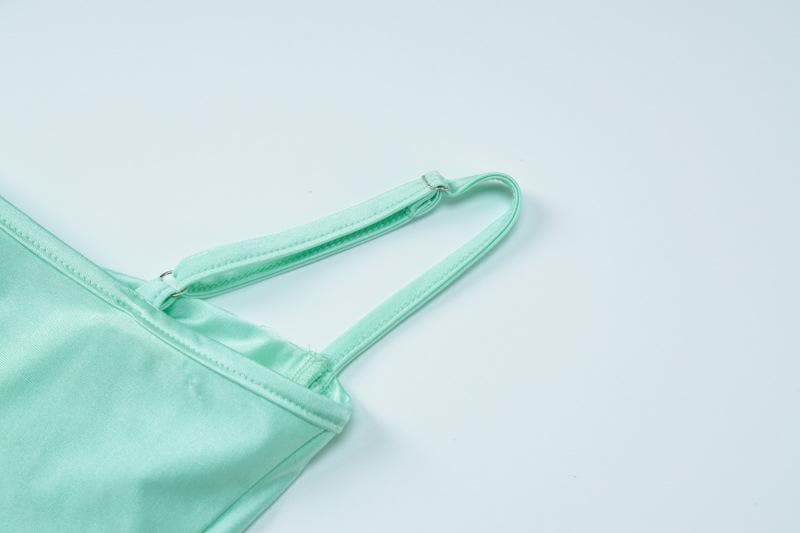 Completo abito lungo con scollo a V, spacco sul retro, corsetto solido e arricciato