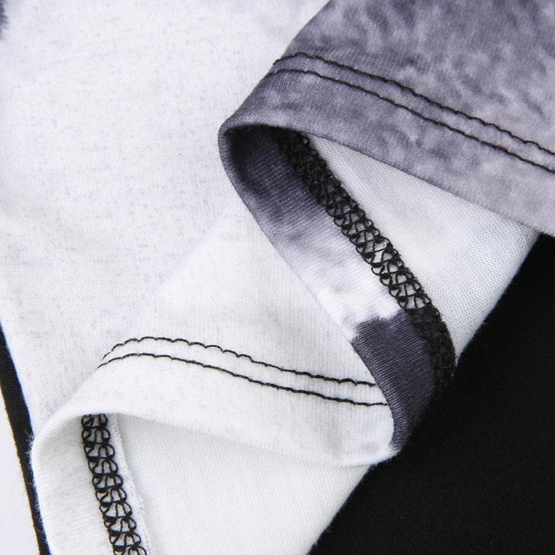 Top corto a maniche corte con scollo rotondo e stampa a contrasto