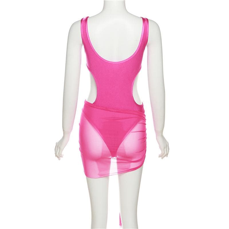 Completo minigonna con body senza maniche in rete metallica con scollo a U traforato