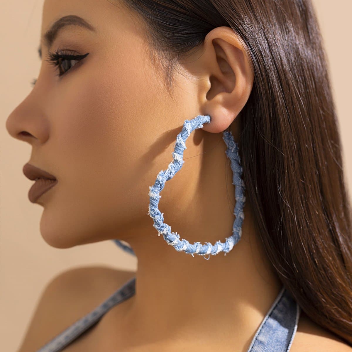 Orecchini a cuore in denim