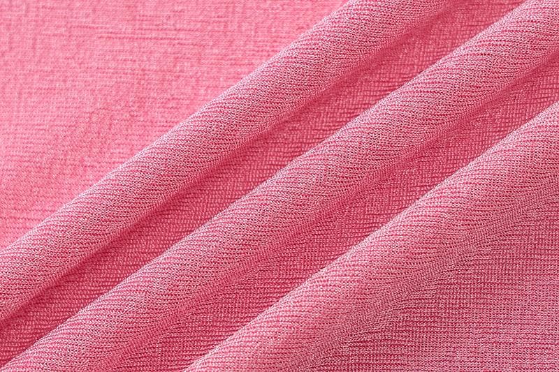 Completo gonna lunga con scollo quadrato, spalline sottili arricciate e schiena scoperta