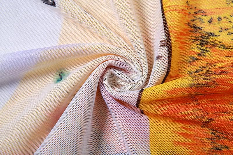 Completo gonna lunga a maniche lunghe con stampa a contrasto e rete trasparente