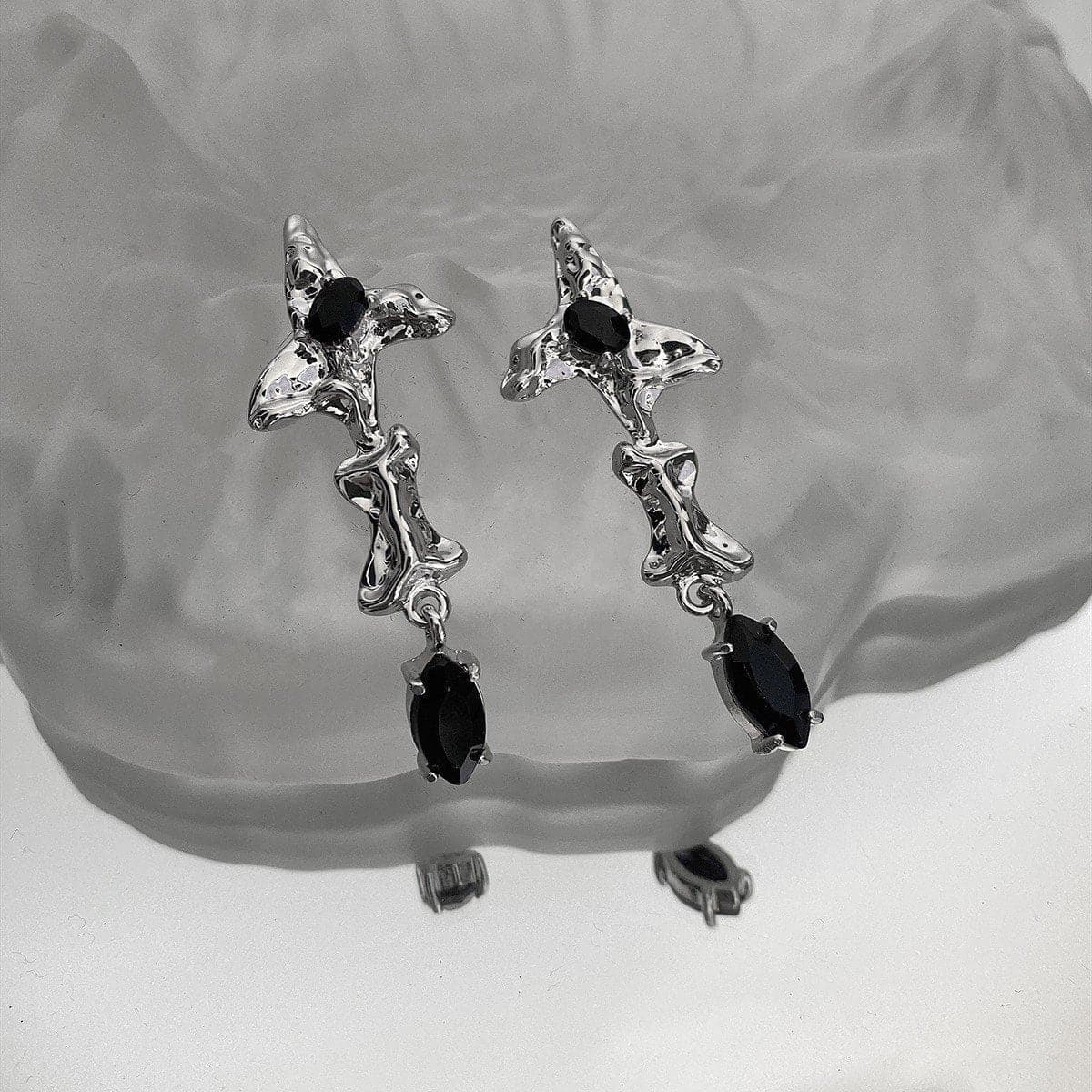 orecchini in argento con ciondolo in pietra lavica