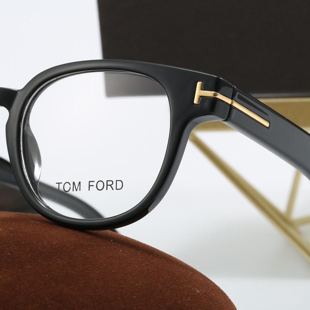 Fashion Transparent Frame Glasses