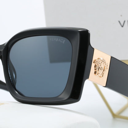 Occhiali da sole retrò alla moda