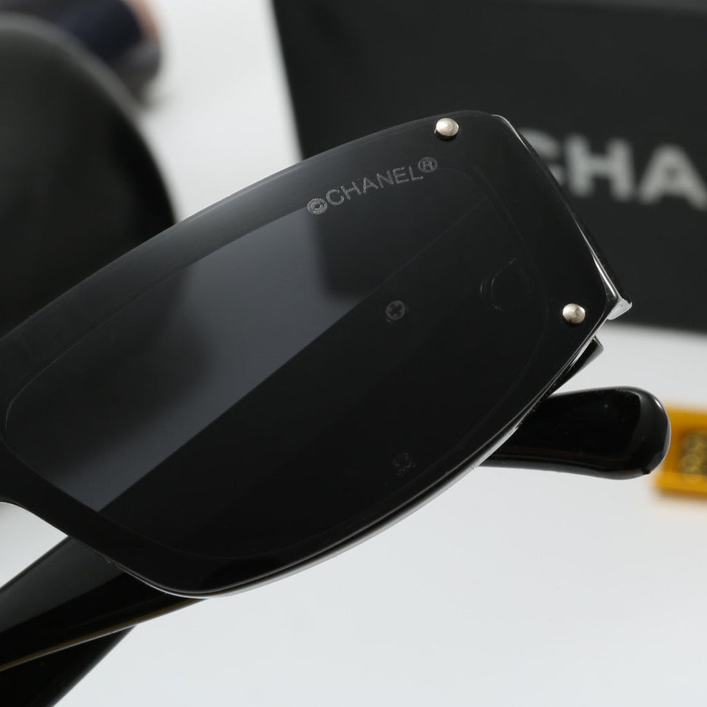 Small Frame Fashion Sunglasses