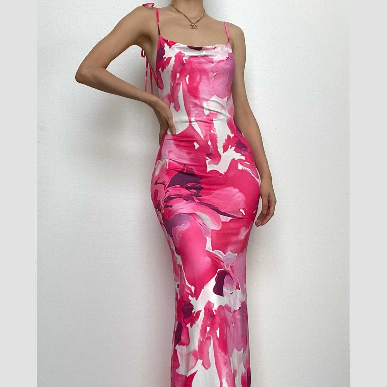 Backless cowl neck contrast print self tie maxi dress