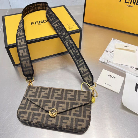 Borsa 3 in 1 versatile e alla moda con monogramma
