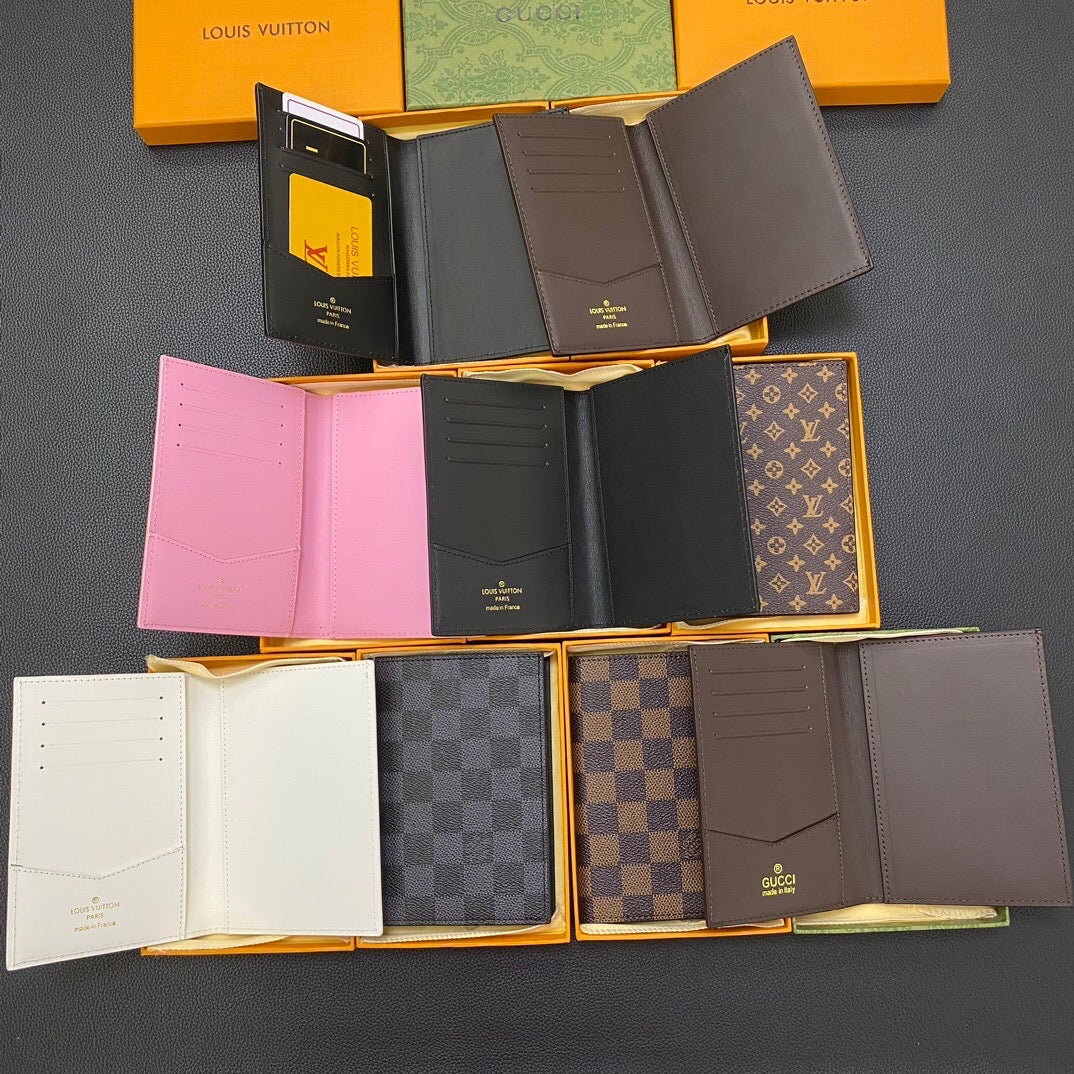 Portafogli alla moda con clip per passaporto