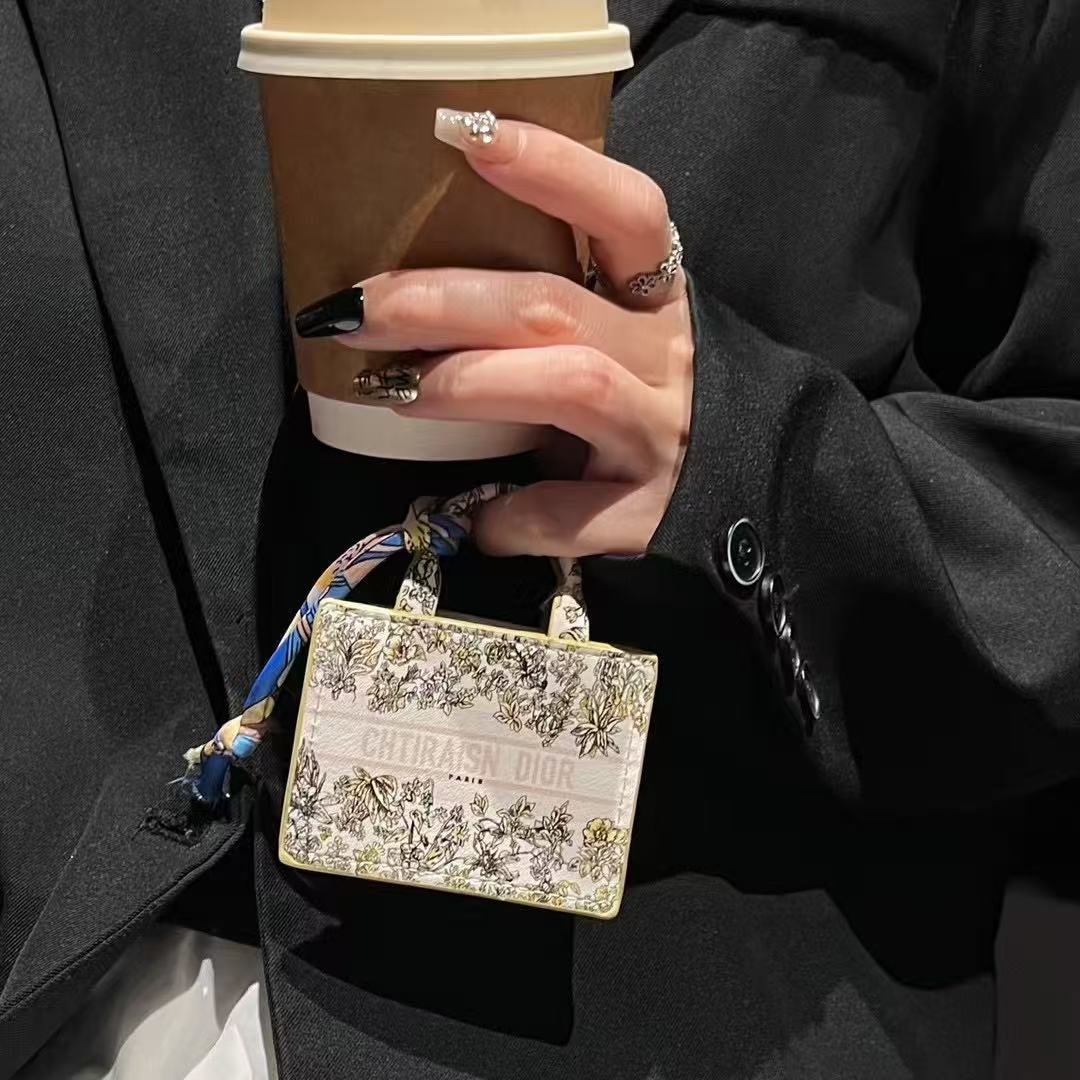 Embroidery Style Universal Earphone Case