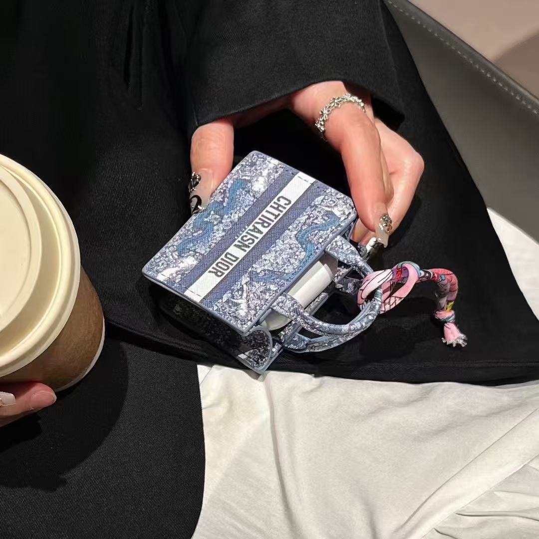 Embroidery Style Universal Earphone Case