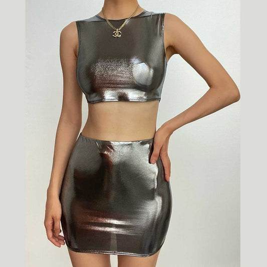 Minigonna metallizzata senza maniche con scollo rotondo 