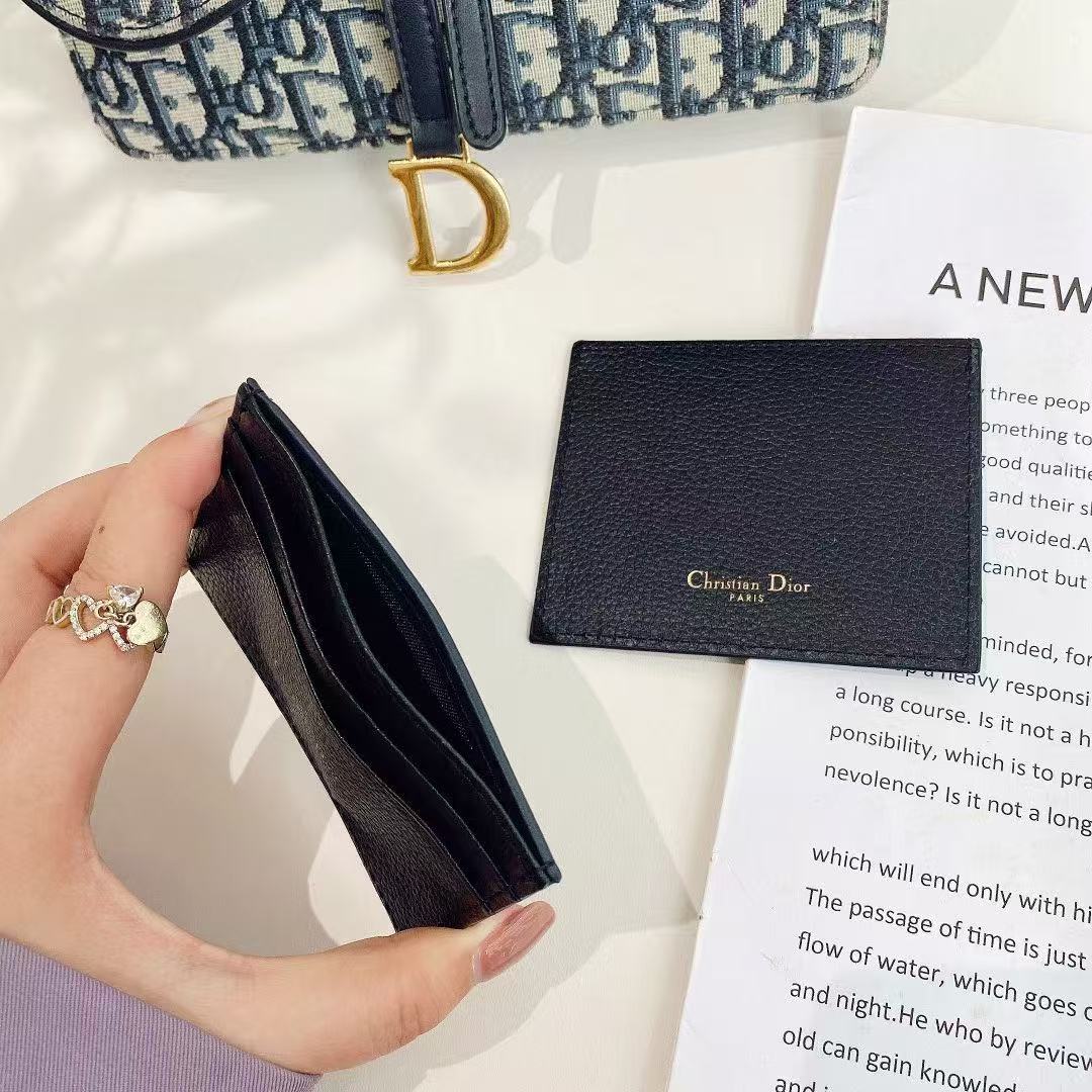Fashionable Leather Card Holder