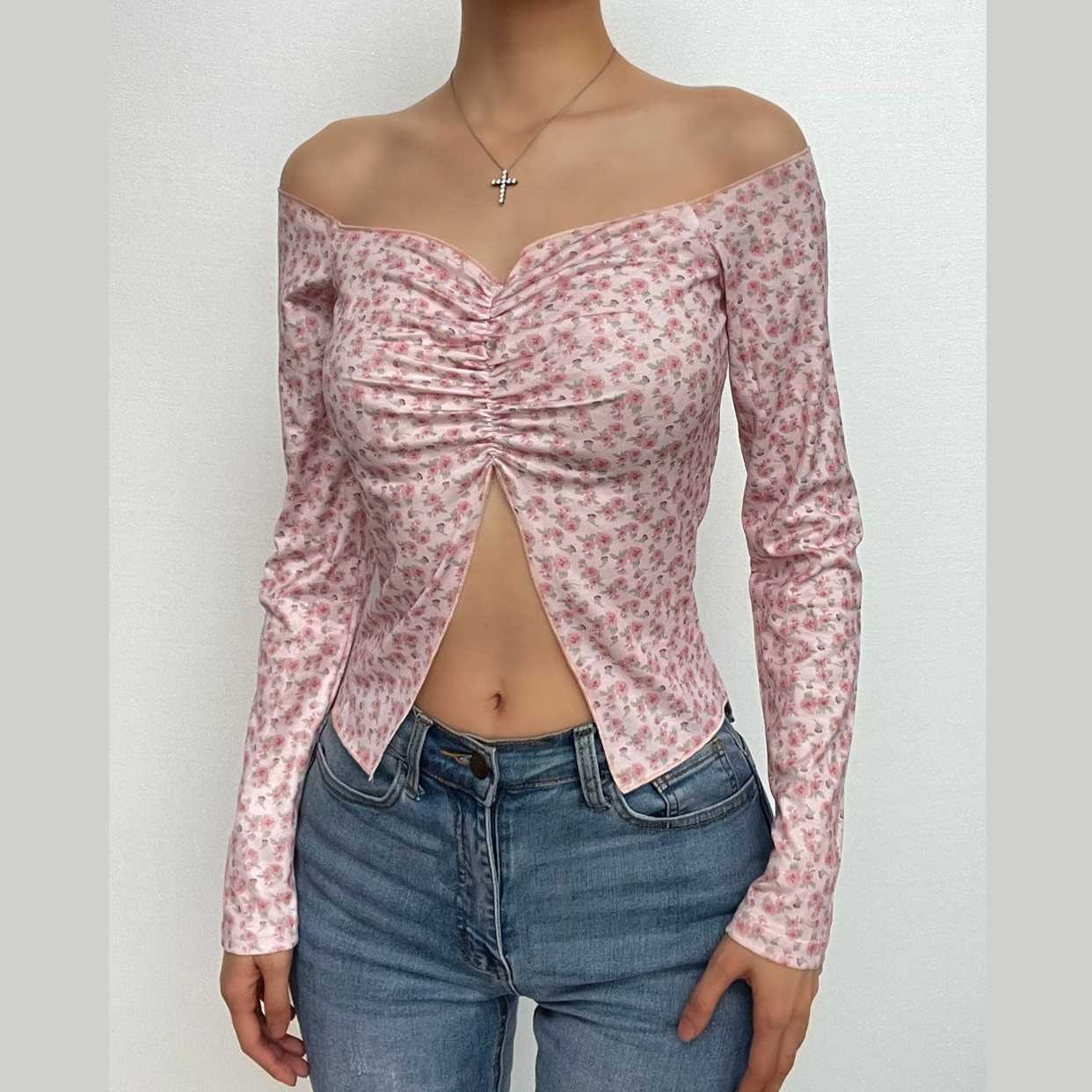 Long sleeve off shoulder slit flower pattern print crop top