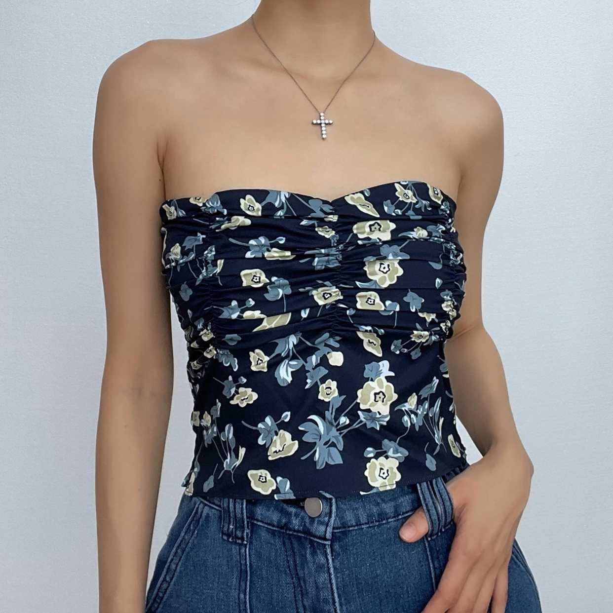 Flower print contrast ruched smocked backless tube crop top