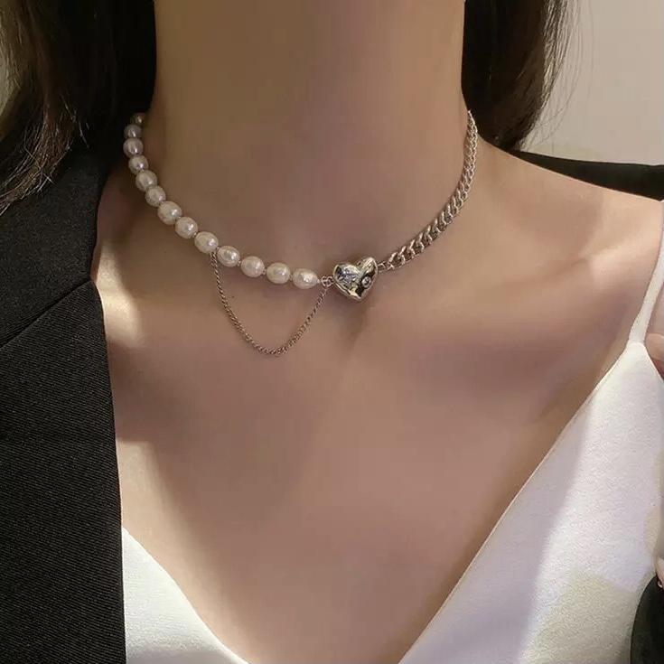 “Halfsies” Y2K Pearl Necklace