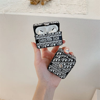 Cute Black Design AirPods Case - ERPOQ