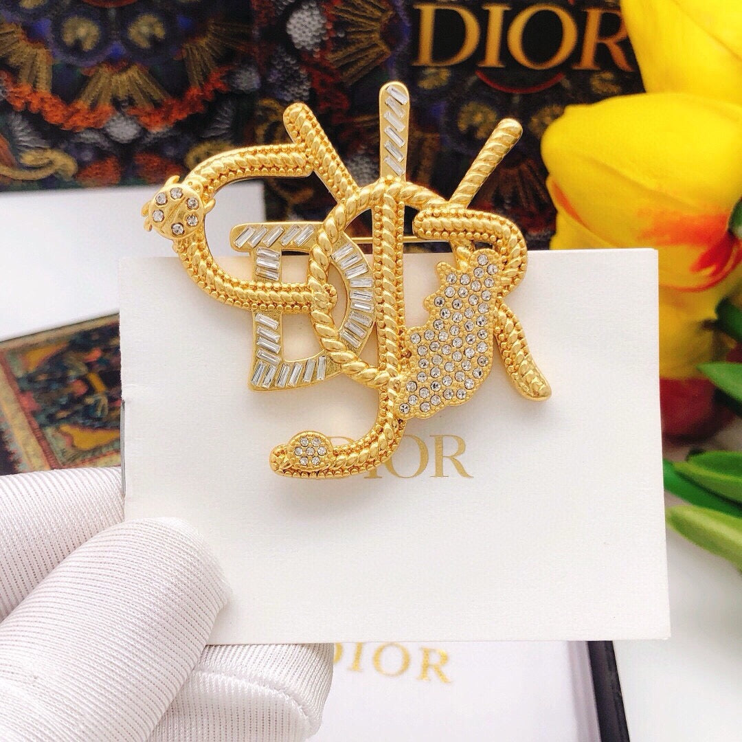 Vintage Metallic Gold Brooch