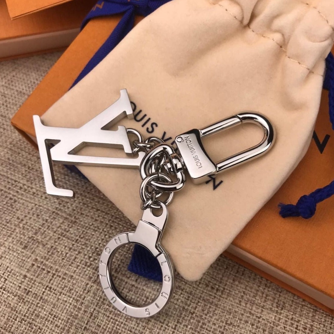 Fashionable Generous Key Chain - ERPOQ