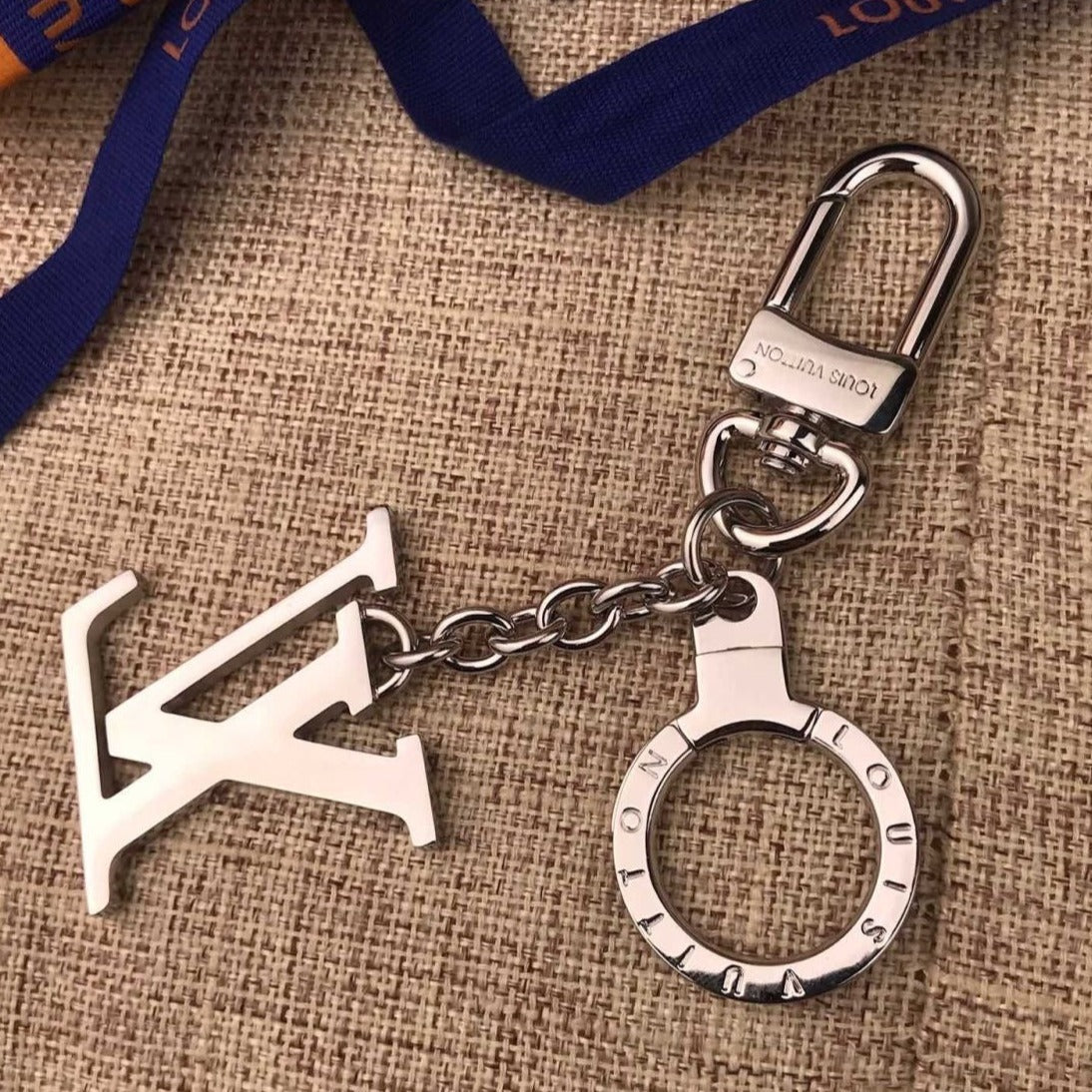 Fashionable Generous Key Chain - ERPOQ