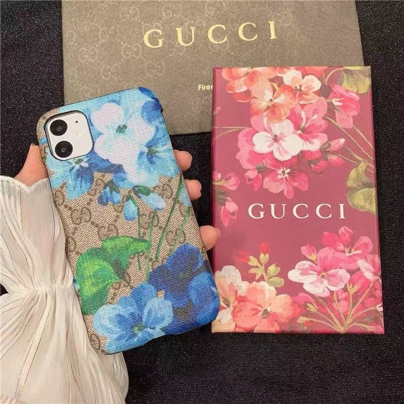 Custodia in pelle con fiori per iPhone