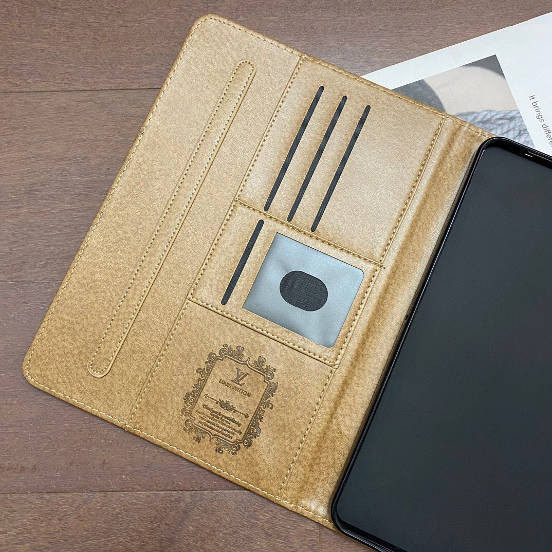 Custodia per iPad con design classico in rilievo