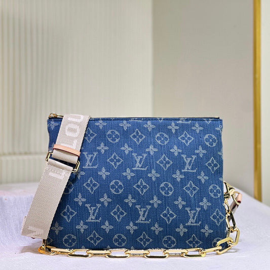 Borsa con ricamo blu