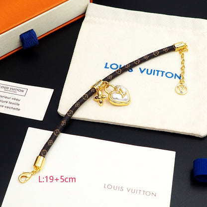 Bracciale a catena in pelle con ciondolo Love