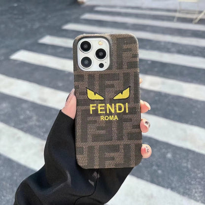 Nuova custodia per iPhone con ricamo