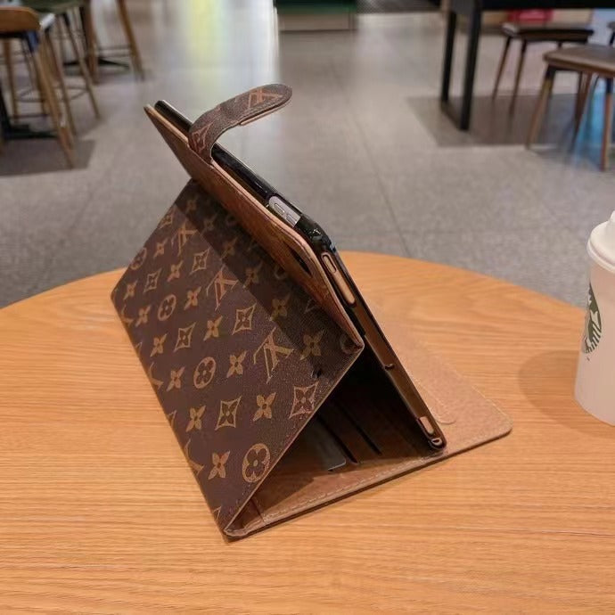 Classic Brown Design iPad Case