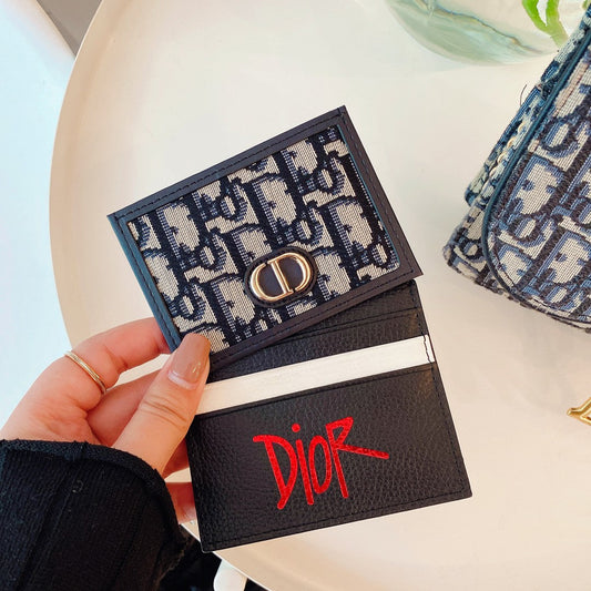 Porta carte in pelle alla moda