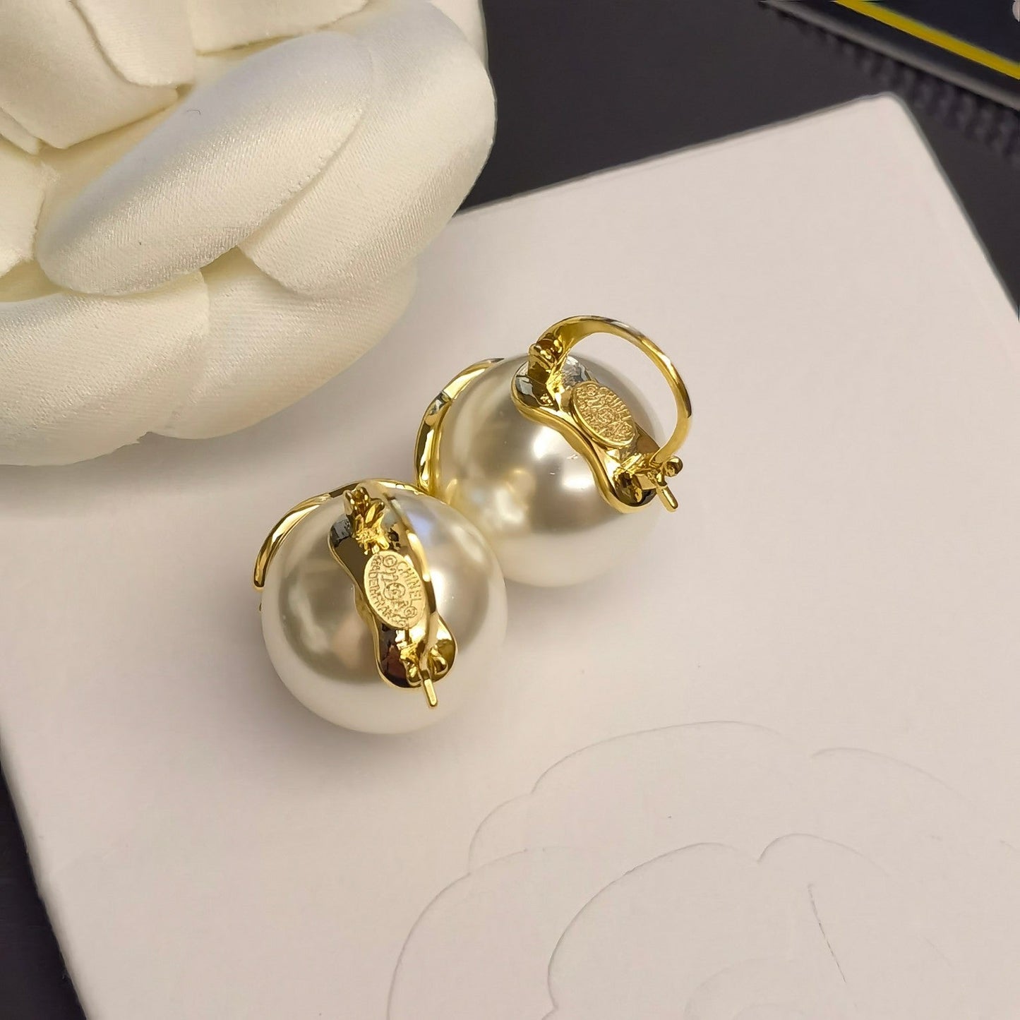 Eleganti orecchini di perle