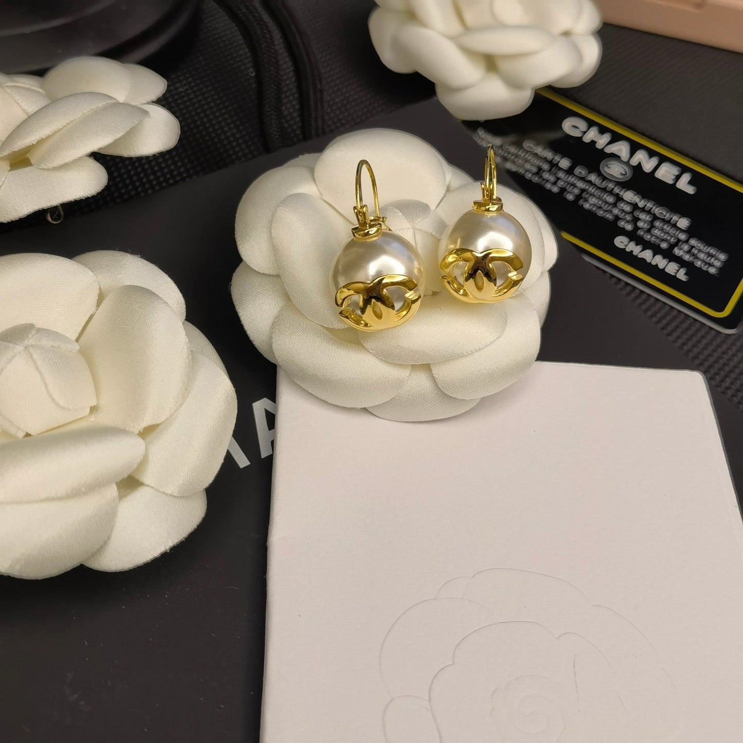 Eleganti orecchini di perle