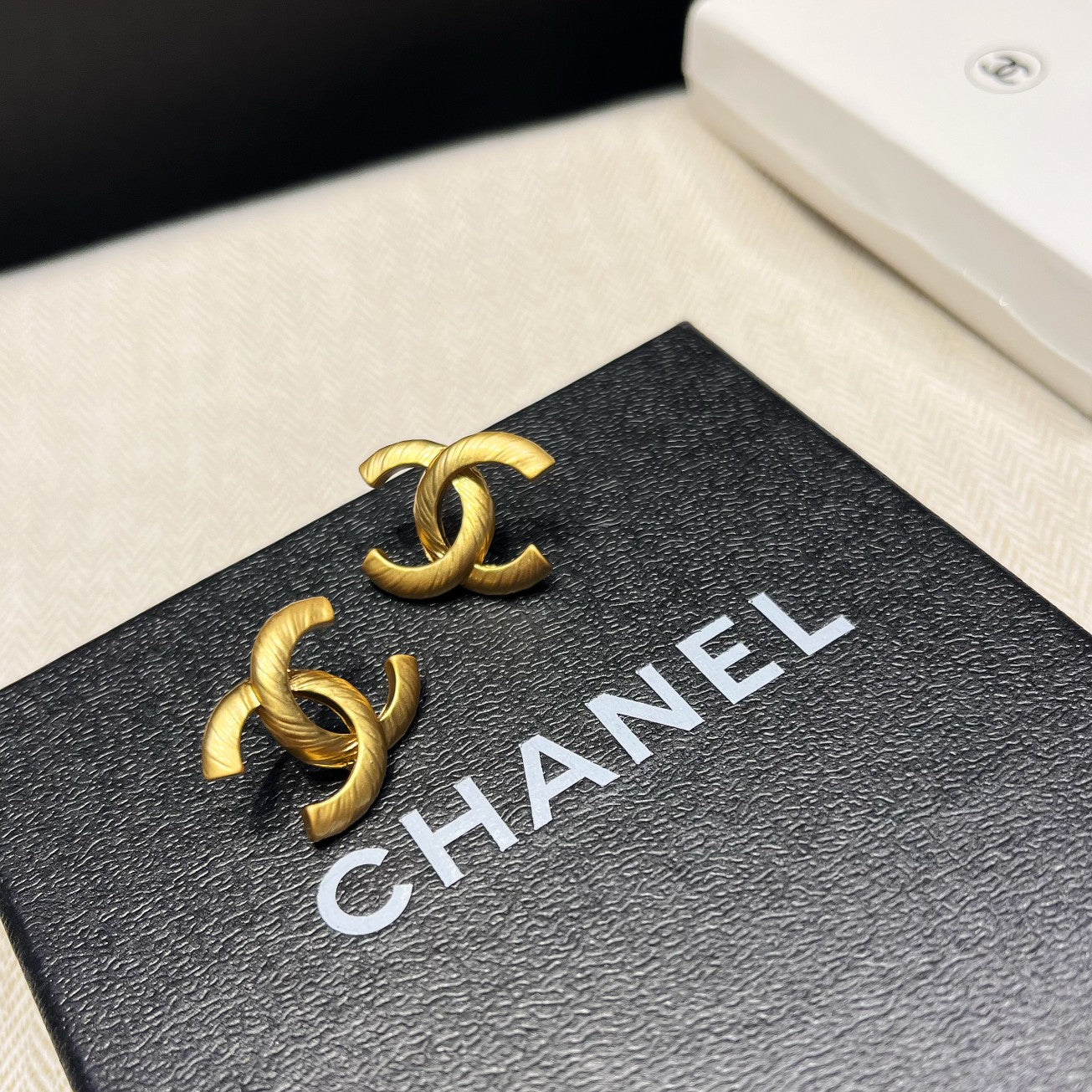 Eleganti orecchini in oro