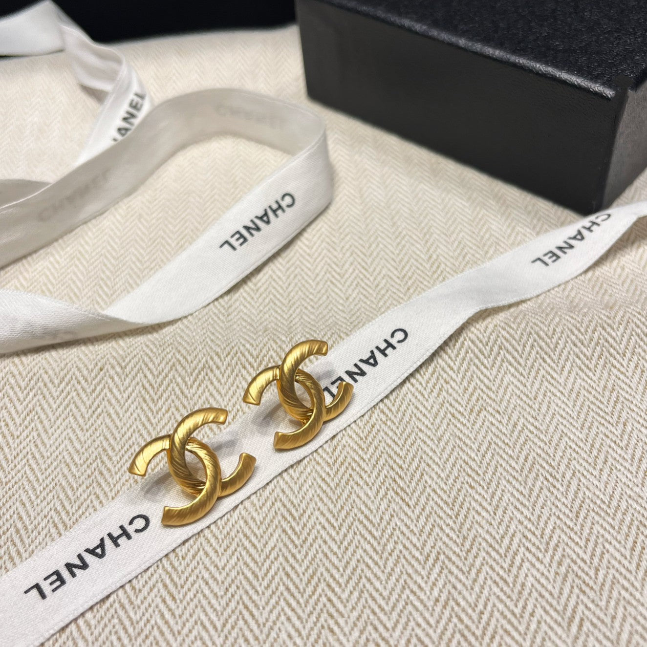 Eleganti orecchini in oro