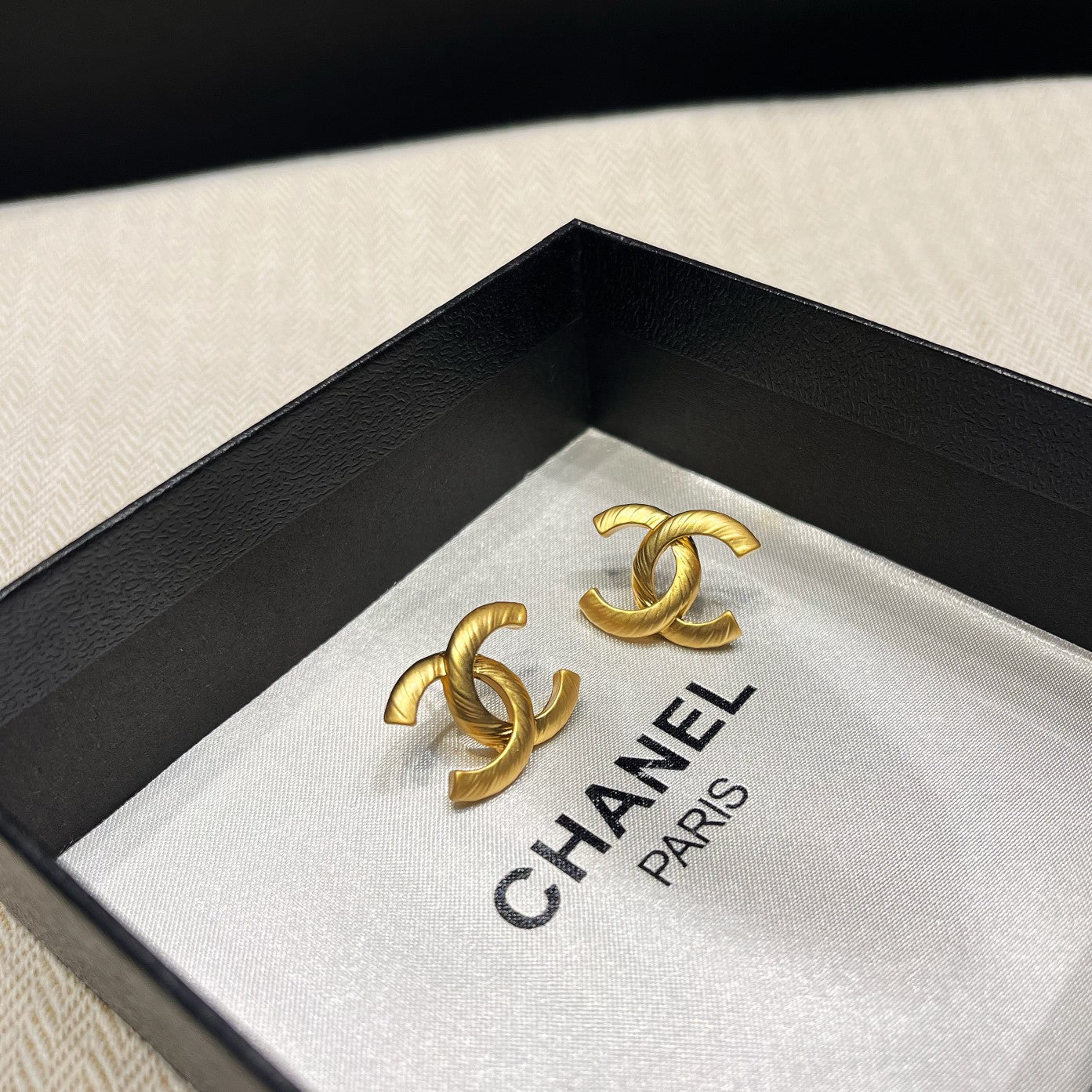 Eleganti orecchini in oro